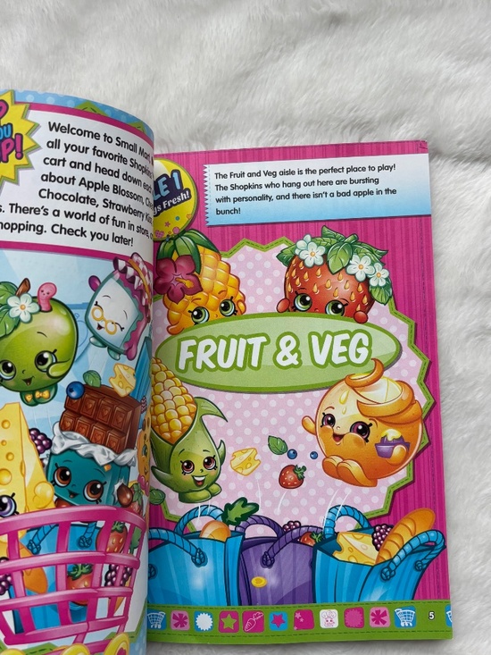 Shopkins The Ultimate Collector's Guide Book Seasons 1 & 2 - Picture 6 of 8